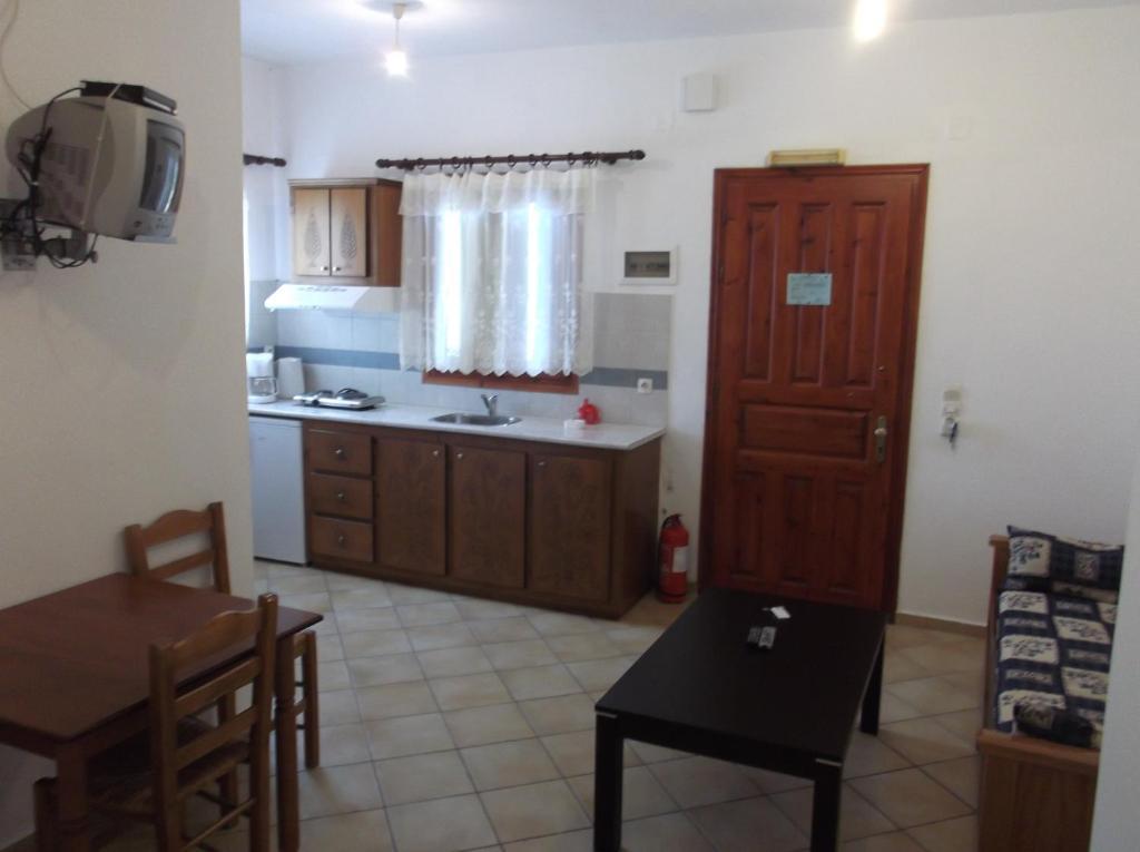 Stella Apartments Marathokampos Bilik gambar