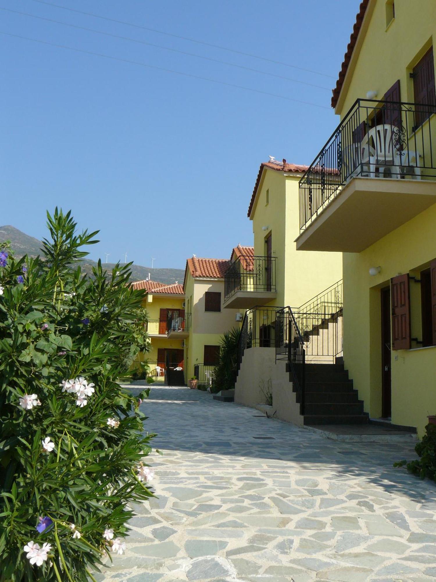 Stella Apartments Marathokampos Luaran gambar